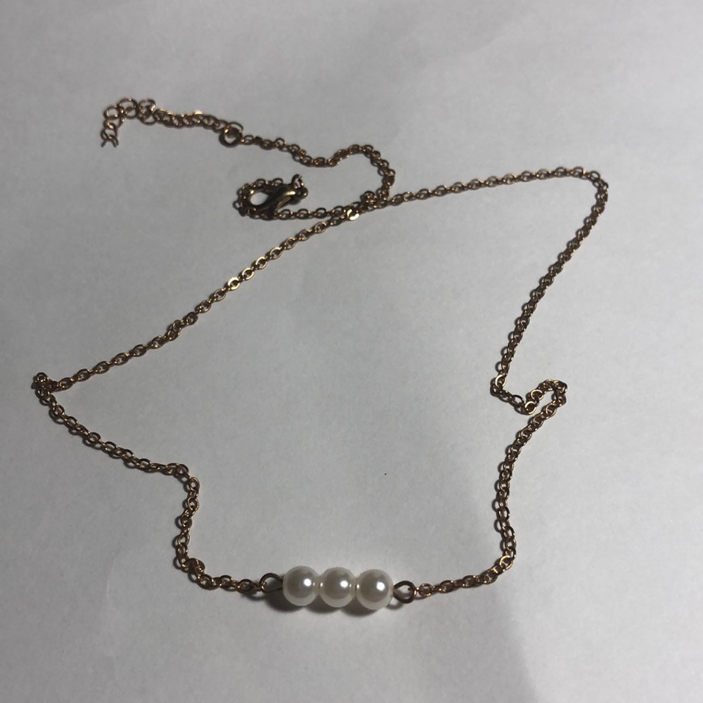 Pearl bead gold necklace